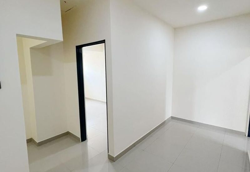 Double Storey House in Setia Tropika For Sale