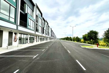 Shop Lot in Austin Crest For Rent