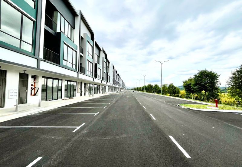 Shop Lot in Austin Crest For Rent