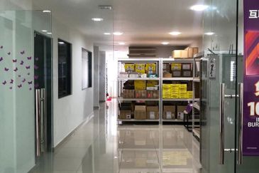 3 Storey Shop Lot in Rosmerah Johor For Sale