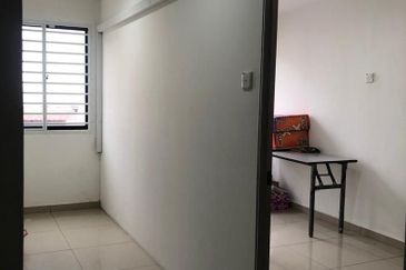 3 Storey Shop Lot in Rosmerah Johor For Sale