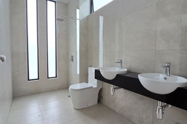 Crest @ Austin Sapphire