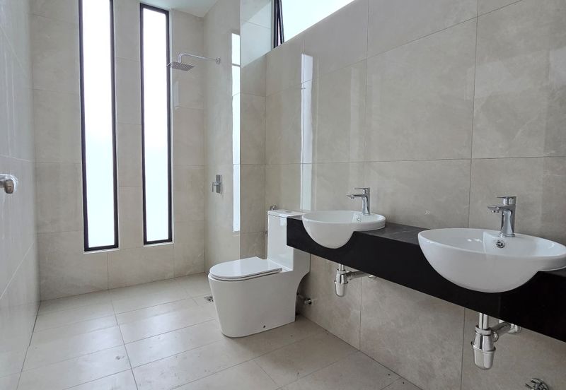 Crest @ Austin Sapphire