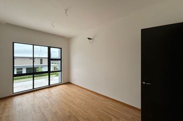 Senibong Cove Waterway Residences