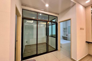 Maple Red, Adda Heights