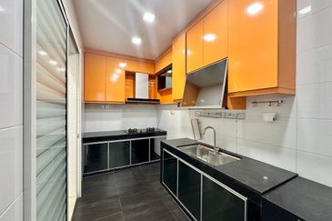 Maple Red, Adda Heights