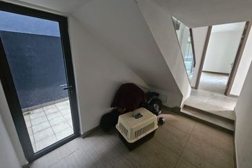 Forest City Golf Resort, Gelang Petah