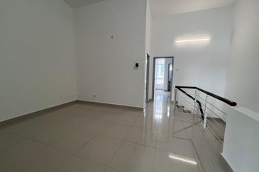 Austin Residence @Taman Mount Austin