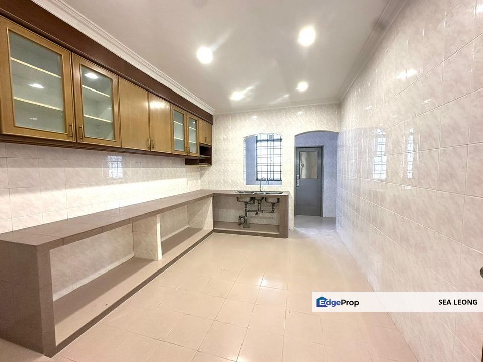 Taman Universiti 2 Storey Terrace House For Sale, Johor, Skudai