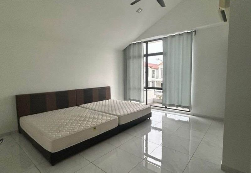 Bukit Indah Avenue 26 @ Villosa