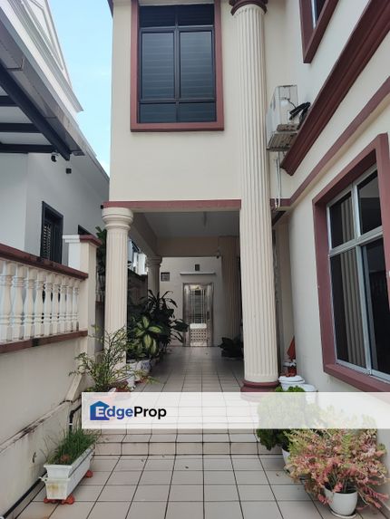 Taman Universiti Double Storey Semi Detached for Sale, Johor, Skudai