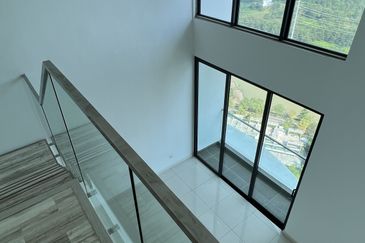 The M @ Medini Macrolink