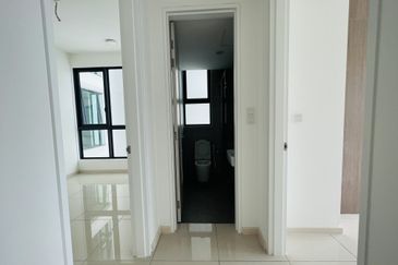 The M @ Medini Macrolink