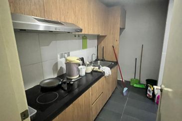 Good Deal Impiana apartment at East Ledang for Sales