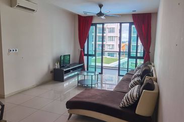 Good Deal 4 Rooms Impiana Apartment at East Ledang for Sales