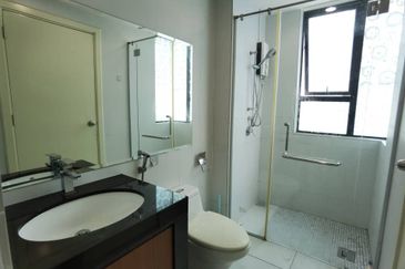 Good Deal 4 Rooms Impiana Apartment at East Ledang for Sales