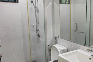 Good Deal 3 Rooms Apartment at Impiana Iskandar Puteri for Sales