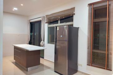 Luxurious Semi D at The Gateway Horizon Hills for Sales