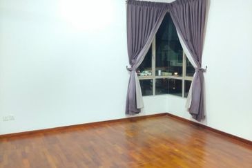 Luxurious Semi D at The Gateway Horizon Hills for Sales