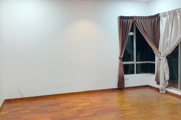 Luxurious Semi D at The Gateway Horizon Hills for Sales