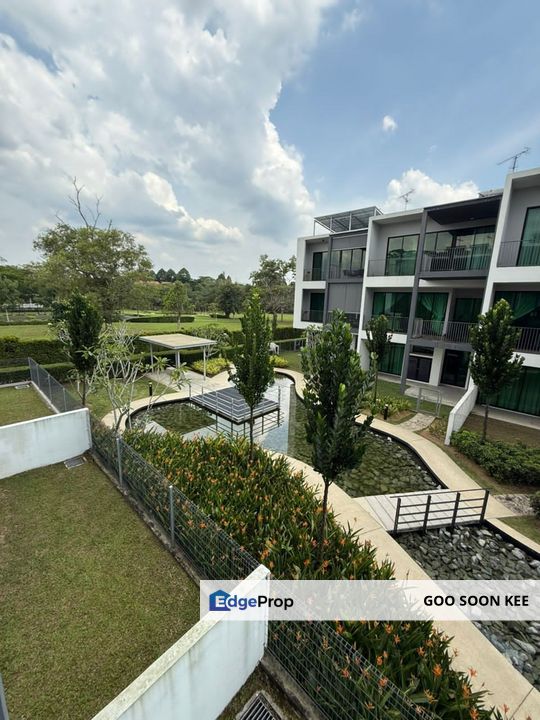Luxurious 3 Storey Superlink House at Residensi Bayou Leisure Farm , Johor, Gelang Patah