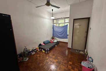 Taman Pelangi, Plentong