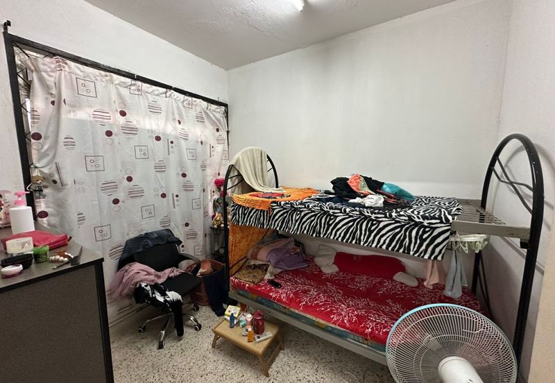 Taman Pelangi, Plentong