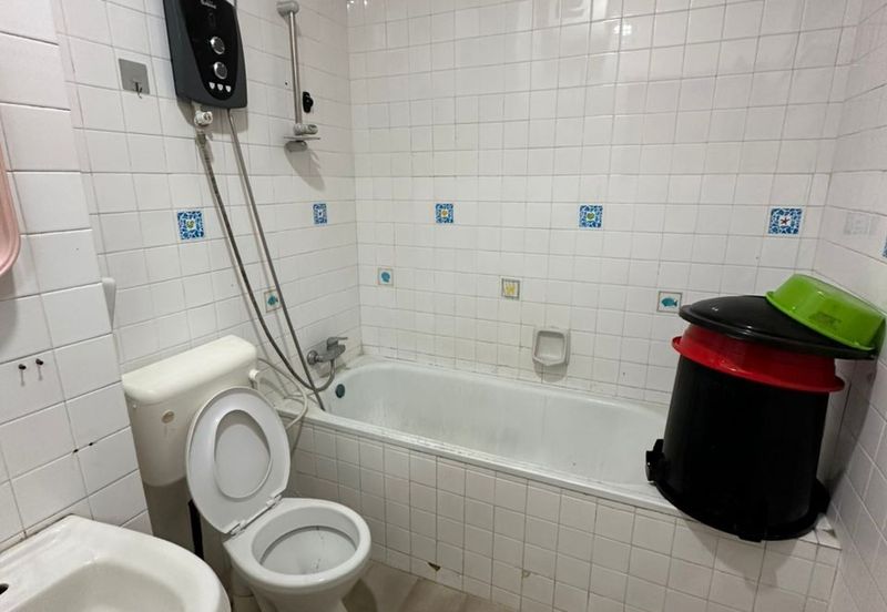 Taman Pelangi, Plentong