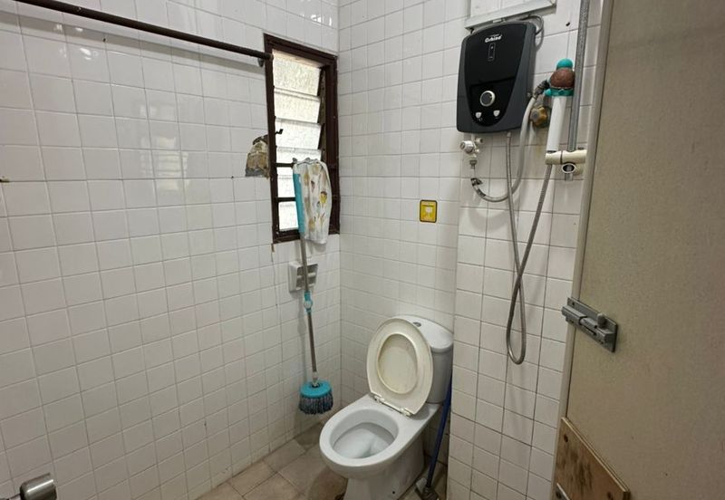 Taman Pelangi, Plentong