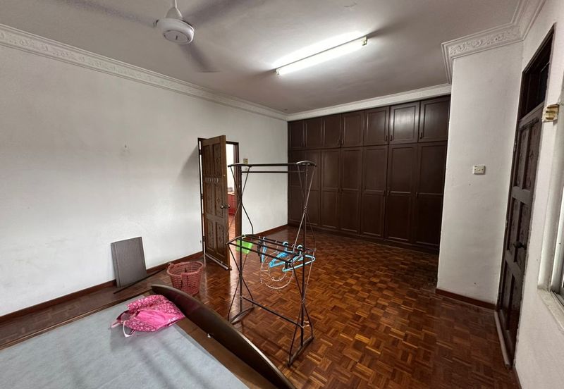 Taman Pelangi, Plentong