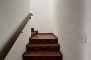 Taman Pelangi, Plentong