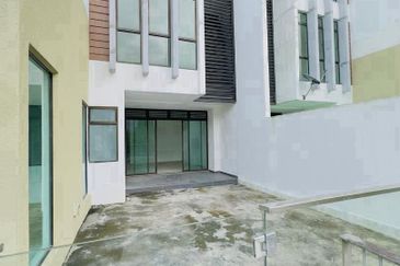 Good Deal Residensi Ledang Ground Floor Town House at Iskandar for Sales