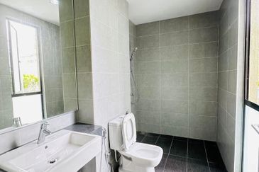 Good Deal Residensi Ledang Ground Floor Town House at Iskandar for Sales