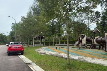 The Canal Garden South, Horizon Hills