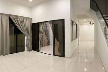 The Canal Garden South, Horizon Hills