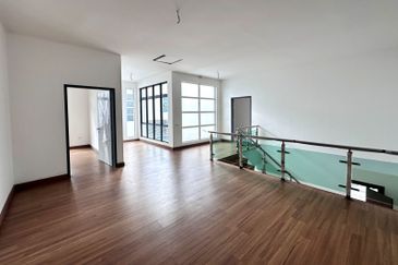 Setia Tropika Fenix Villa Semi-D For Sale