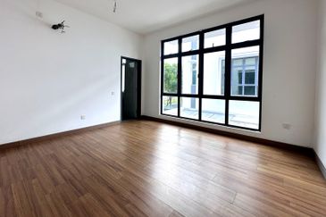 Setia Tropika Fenix Villa Semi-D For Sale