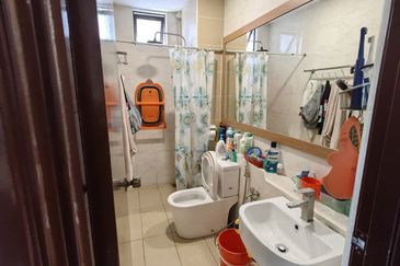 D'Summit Residences @ Kempas Utama