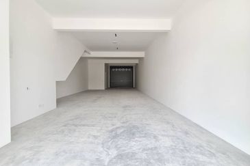 Pusat Komersial Suria (68 Avenue)