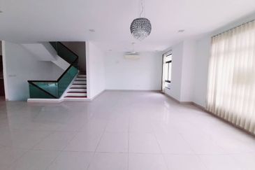 2.5 Storey Semi-D House at Horizon Hills For Sale