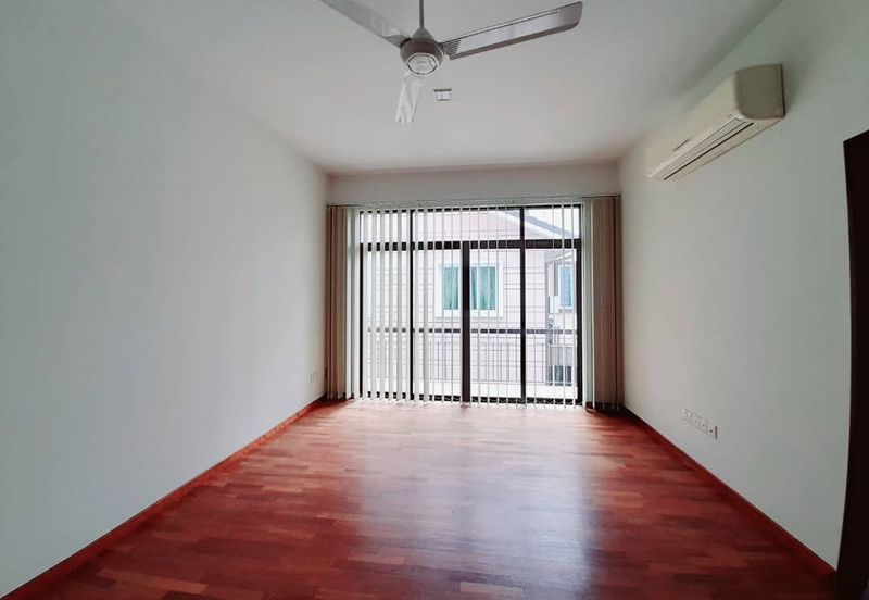 2.5 Storey Semi-D House at Horizon Hills For Sale