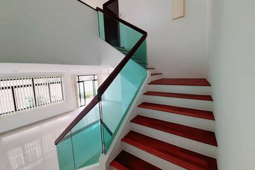 2.5 Storey Semi-D House at Horizon Hills For Sale