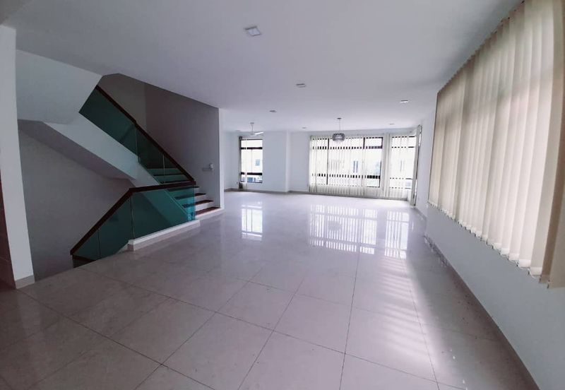 2.5 Storey Semi-D House at Horizon Hills For Sale