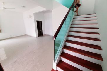 2.5 Storey Semi-D House at Horizon Hills For Sale