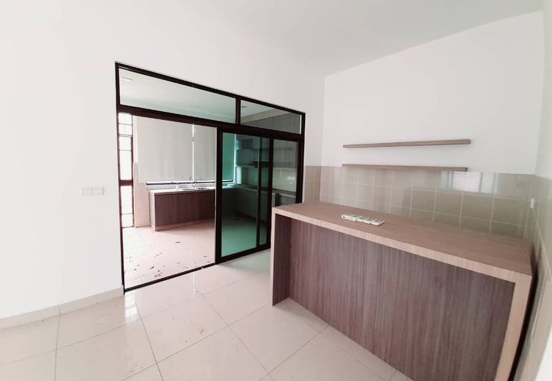 2.5 Storey Semi-D House at Horizon Hills For Sale