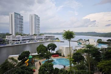 Puteri Cove Residences