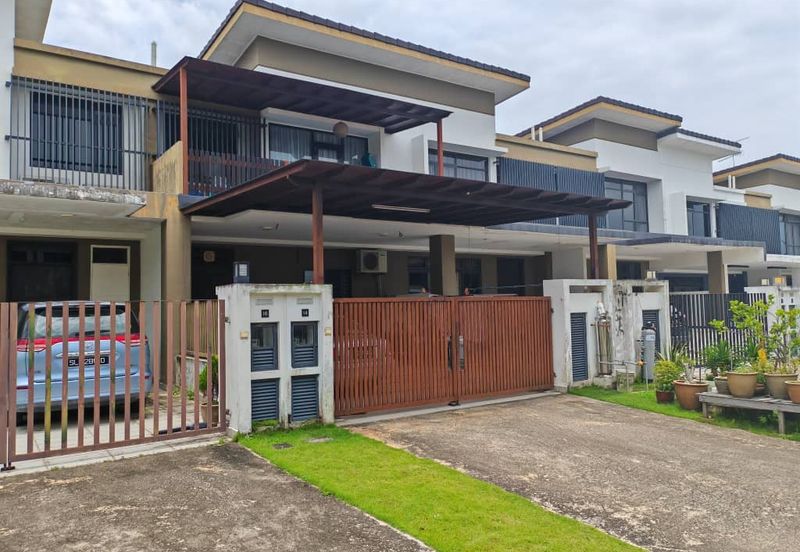 2-Storey Terrace House in Horizon Hills For Sale