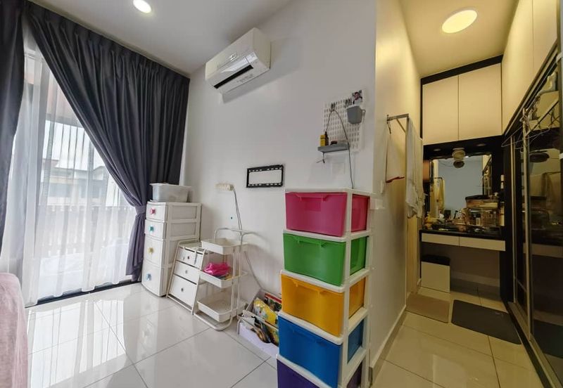 2-Storey Terrace House in Horizon Hills For Sale