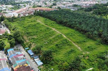 Residential Land in Senai For Sale