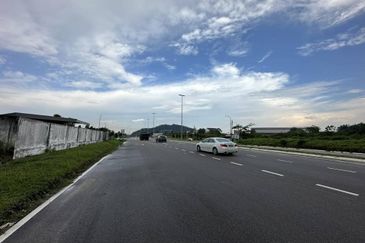 Jalan Gelang Patah
